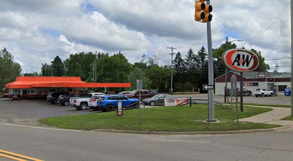 A&W Restaurant - Ortonville - 470 South St 1 (newer photo)